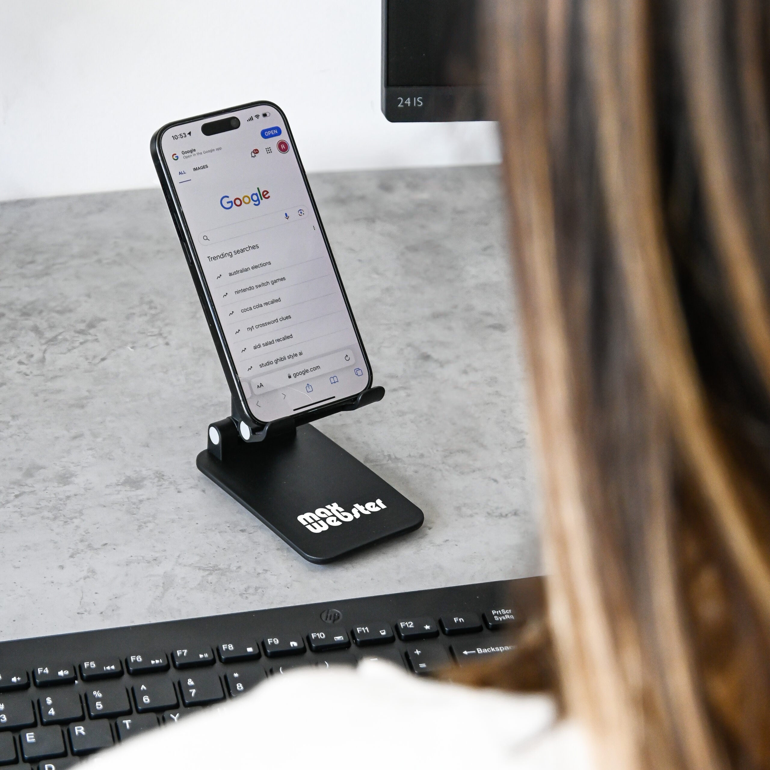 Folding Desktop Mobile Phone T
